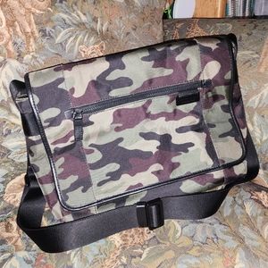 Michael Kors Camouflage Messenger